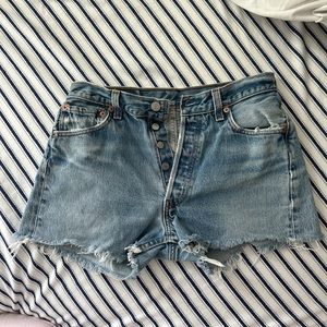 Vintage 501 Levi cutoff shorts